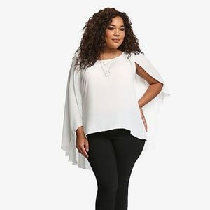 Cape Back Chiffon Top in Torrid size 3